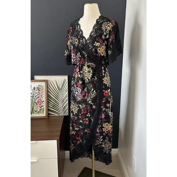 Alice Olivia Adele Full Wrap Floral Lace Midi Dress - Picture 5 of 16